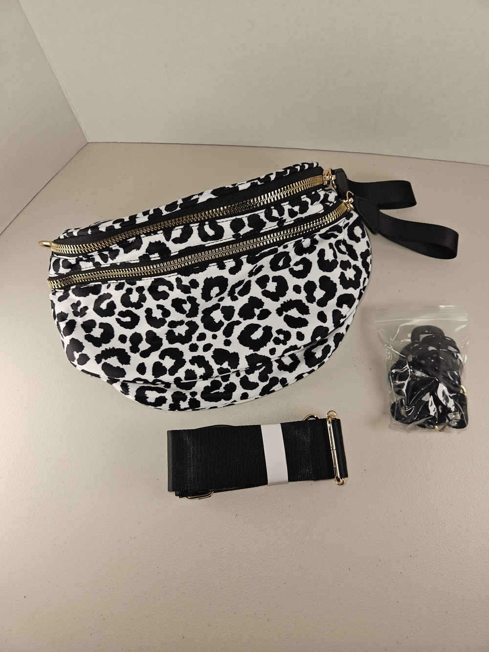 Leena Double Zipper Crossbody Bag | Leopard